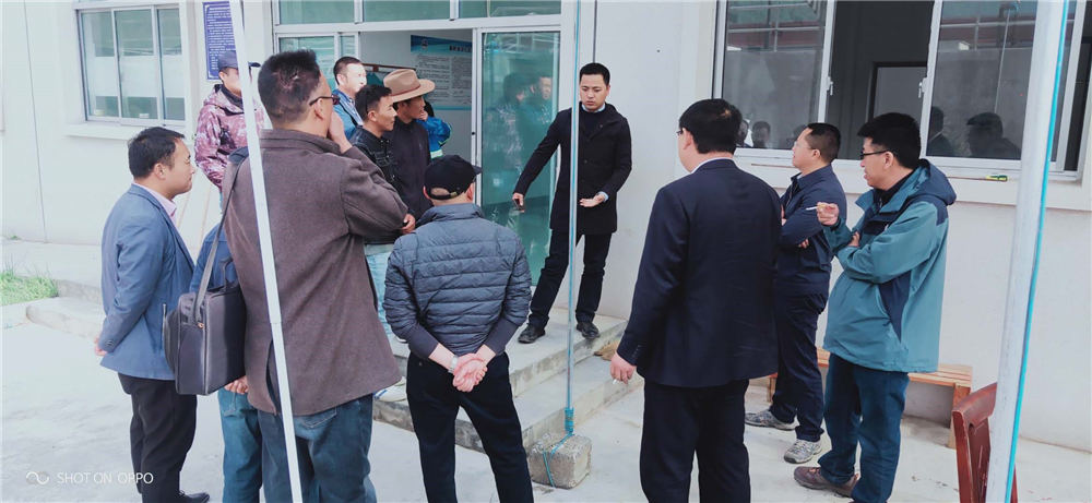 西南督查組在自治區(qū)、日喀則市、吉隆縣、吉隆鎮(zhèn)有關(guān)領(lǐng)導(dǎo)的陪同下對(duì)吉隆鎮(zhèn)污水處理廠檢查工作